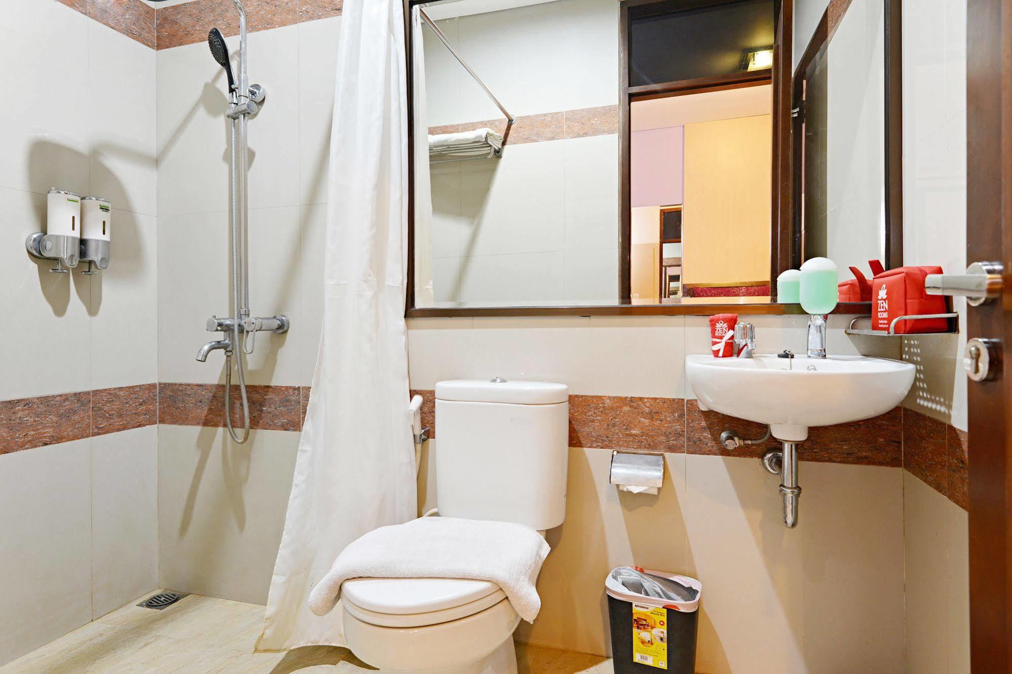Zen Rooms Riau Natuna Bandung Exteriér fotografie