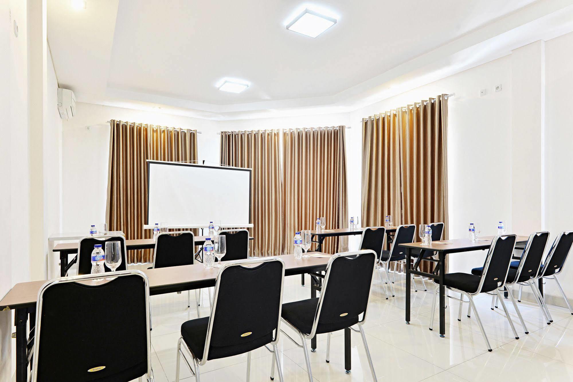 Zen Rooms Riau Natuna Bandung Exteriér fotografie
